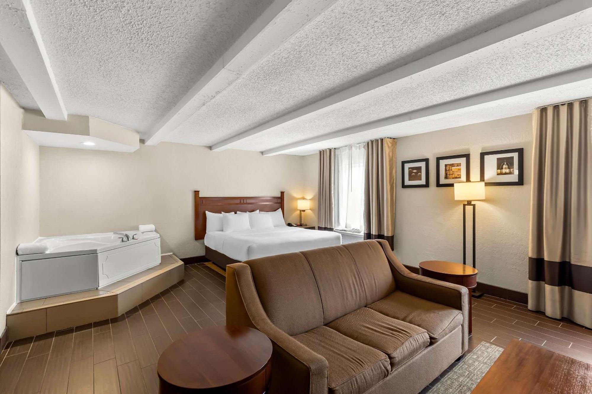 Comfort Inn St Louis - Westport Event Center Мериленд Хайтс Екстериор снимка