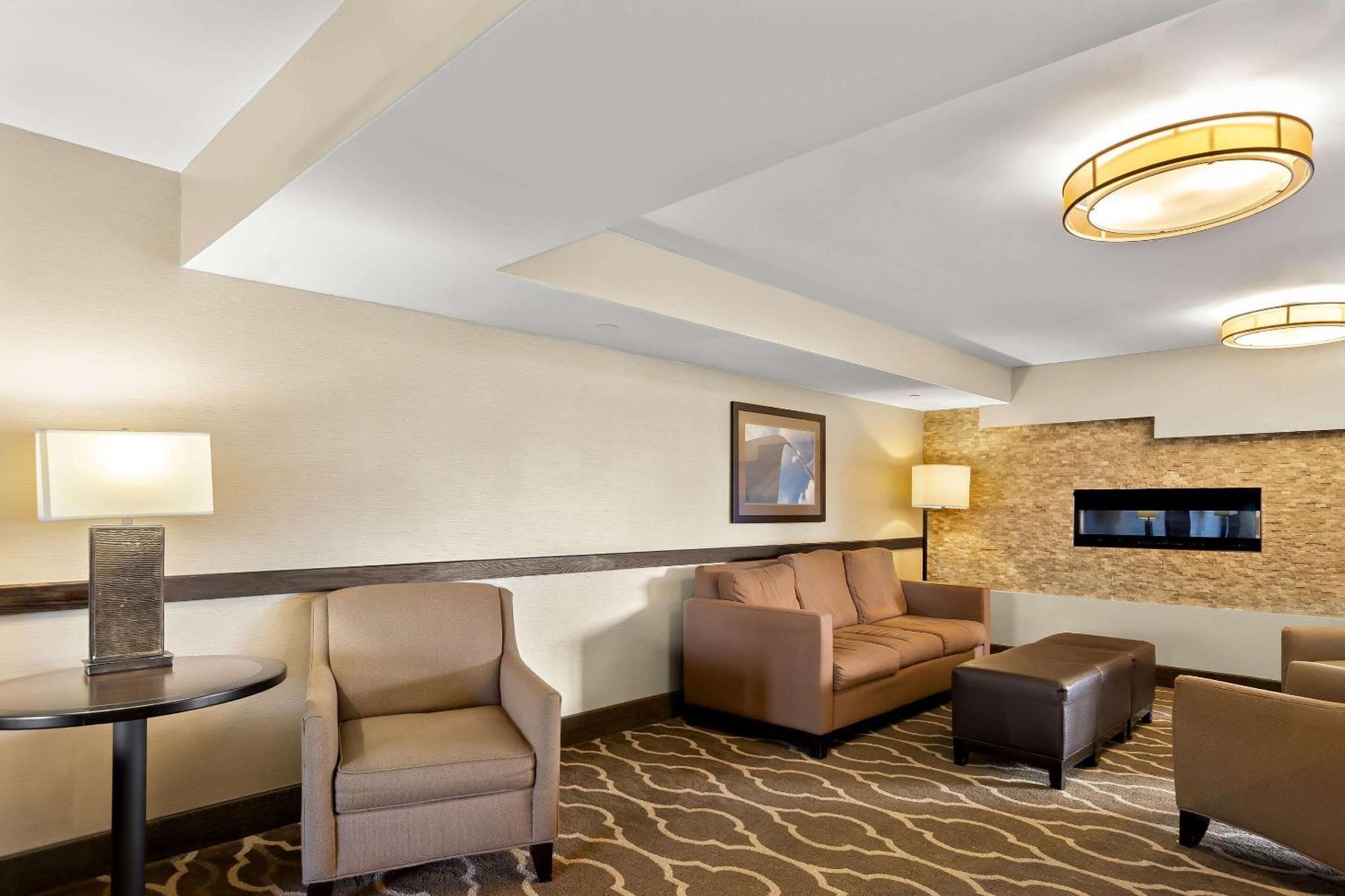 Comfort Inn St Louis - Westport Event Center Мериленд Хайтс Екстериор снимка