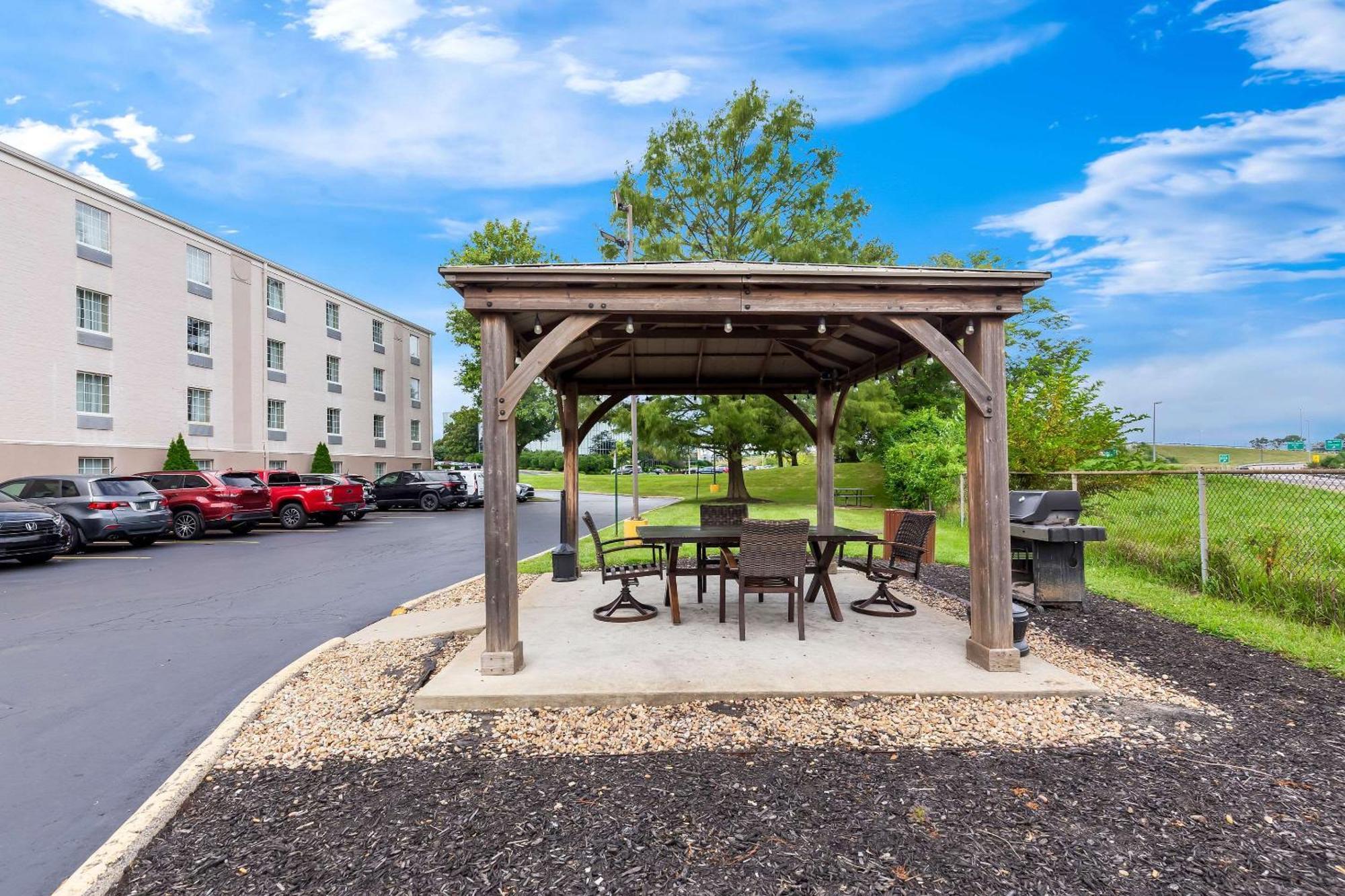 Comfort Inn St Louis - Westport Event Center Мериленд Хайтс Екстериор снимка